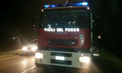 Paura Suzzara: auto in fiamme nella notte di fronte al pronto soccorso