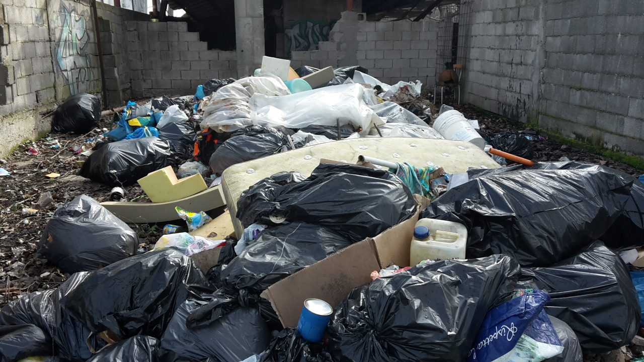 Parco del Mincio scoperta discarica abusiva
