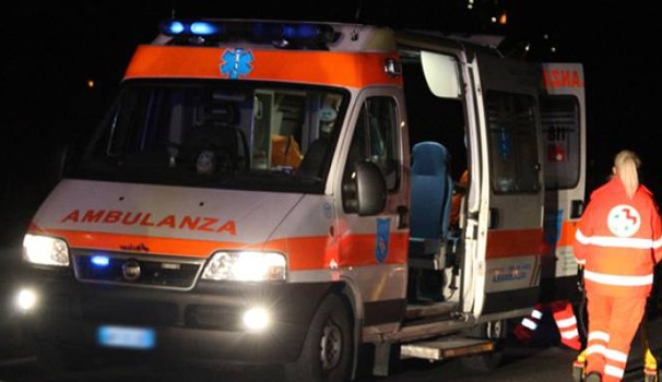 Scontro tra auto a Suzzara SIRENE DI NOTTE