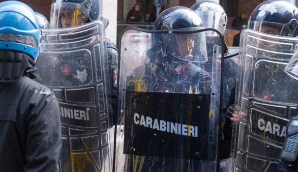 CasaPound a Mantova e la città si blinda