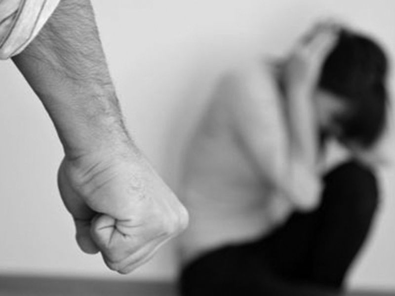 Violenza sulla moglie dopo le nozze combinate: condannato