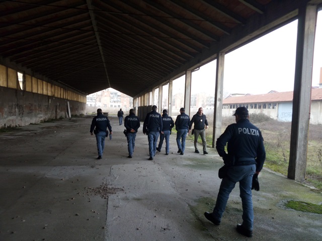 Controlli straordinari del territorio con cani antidroga