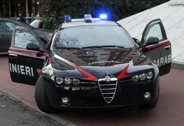 Furto in casa ad Asola rubano anche l’auto