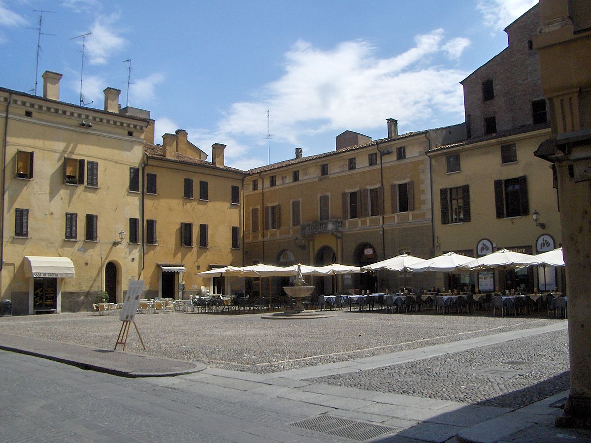 Mantova Capitale del Gusto torna il 25 aprile in piazza Broletto