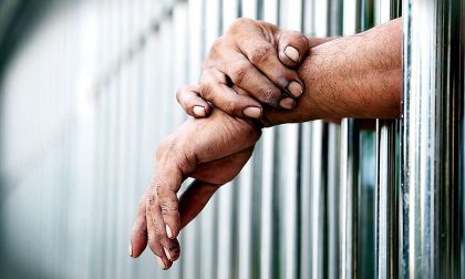 Ricette mediche rubate per acquistare farmaci, 50enne finisce in carcere