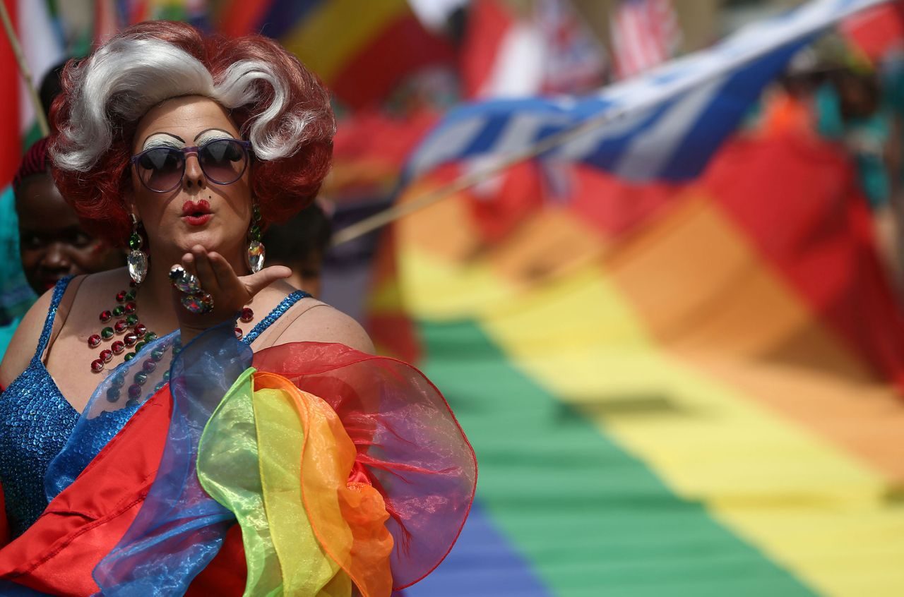 Gay Pride Mantova, sabato città blindata