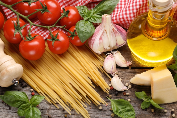 Quasi 2 miliardi di kg di cibo gettati: ecco i consigli anti spreco di Coldiretti