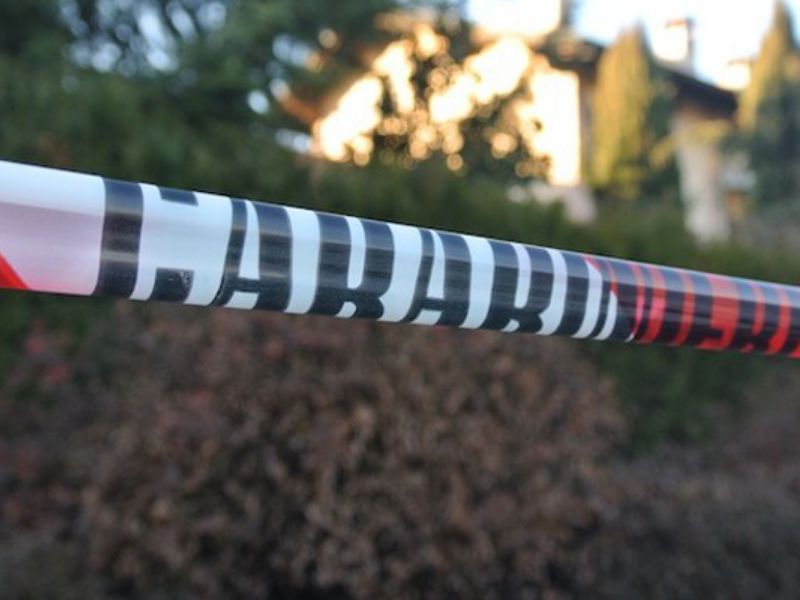 Trovato morto in auto: suicidio