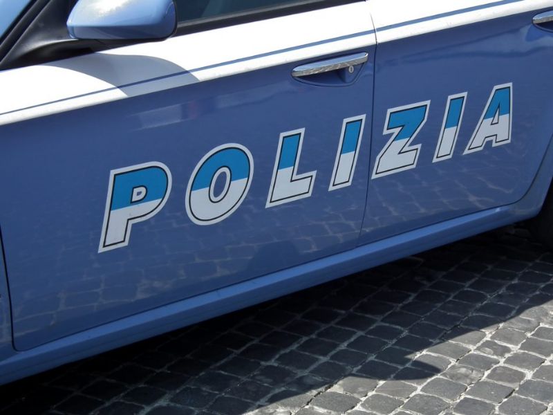 Ubriaco infastidisce passanti chiedendo soldi, denunciato