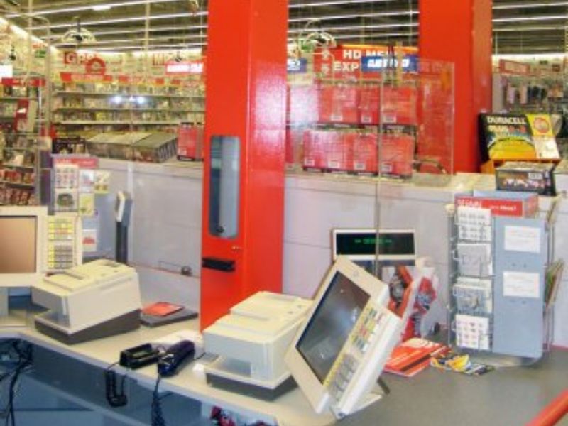 Manomettono il sistema di posta pneumatica: denunciati per furto aggravato