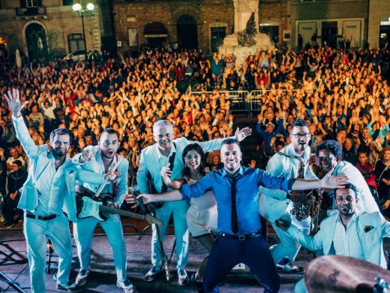 Mirko Casadei e l’orchestra Casadei in concerto a Marcaria
