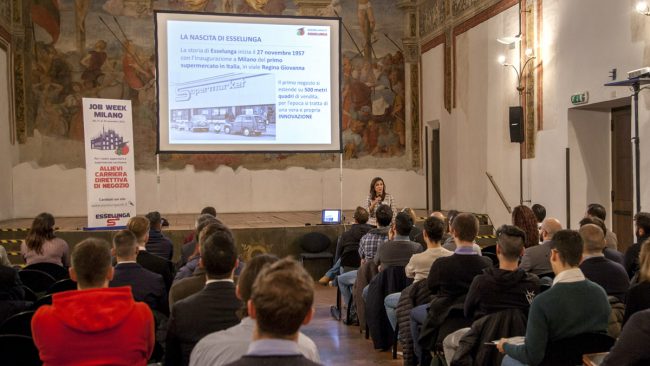 Lavoro: candidature aperte per la Job Week di Esselunga