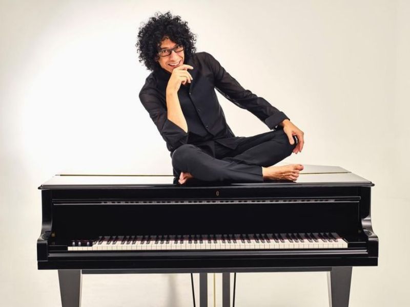 Giovanni Allevi al Mantova Outlet Village