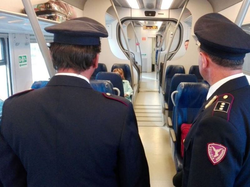 16enne ruba soldi e ori in casa e scappa con il fidanzato: bloccata al confine francese