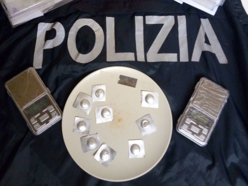 Spaccio di droga: l’appartamento era una piazza di smistamento