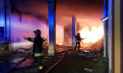 Devastante incendio a Pegognaga in un deposito di mangime
