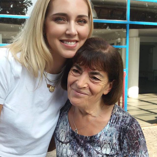 Chiara Ferragni documentario: torna nella Bassa e abbraccia la sua Nuccia