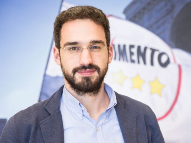 Taglio vitalizi ex consiglieri, M5S: “Un passo avanti importante”