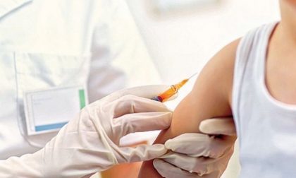 Vaccino antinfluenzale: “Si partirà ad ottobre come previsto, stop ad allarmismi”