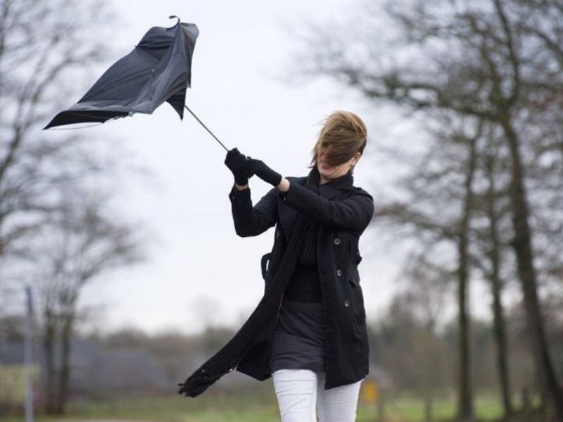 In Lombardia allerta vento forte. Temperature in picchiata PREVISIONI METEO