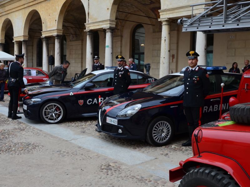 Alfa Romeo, raduno di auto storiche e moderne