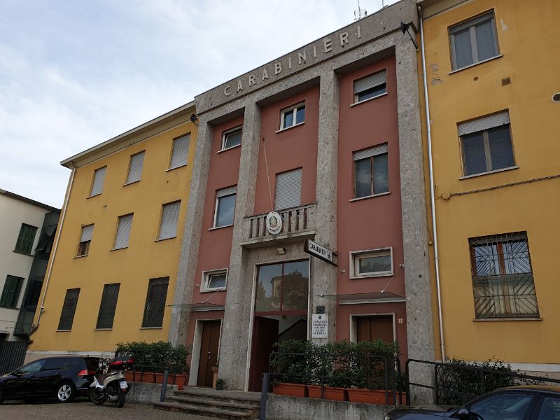 Alla guida senza patente non si ferma all’alt dei Carabinieri