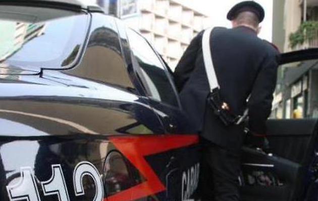 Fermato per un controllo in auto spunta la cocaina, denunciato