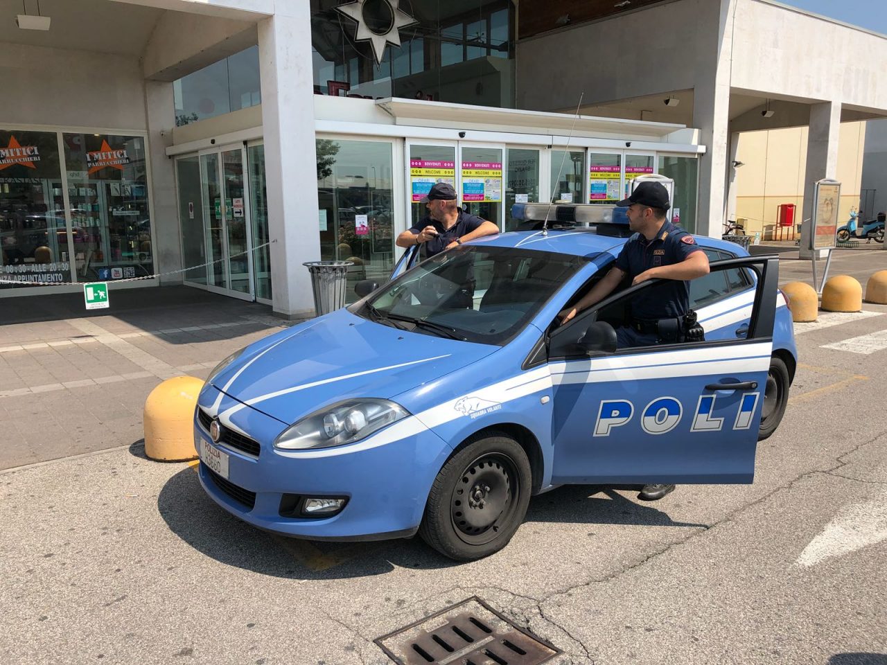 Furto al centro commerciale: ladre mantovane, una è minorenne