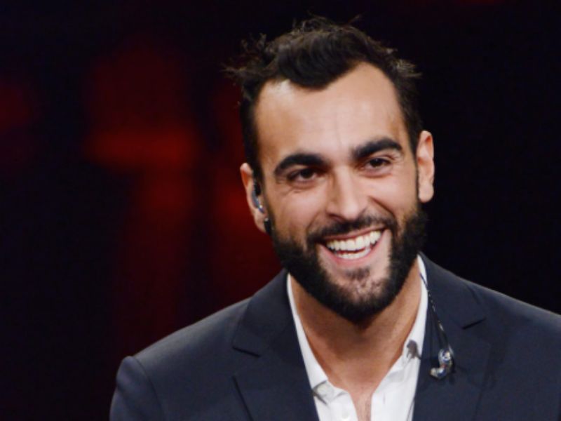 Marco Mengoni oggi pomeriggio al Leone Shopping Center per il firmacopie