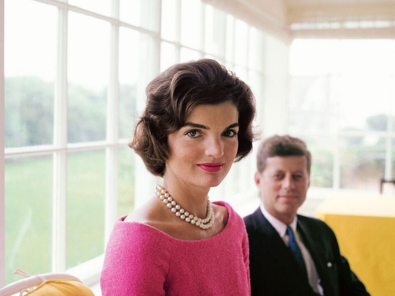 Al Mantova Outlet Village arriva la mostra sullo stile immortale di Jackie, Audrey e le altre