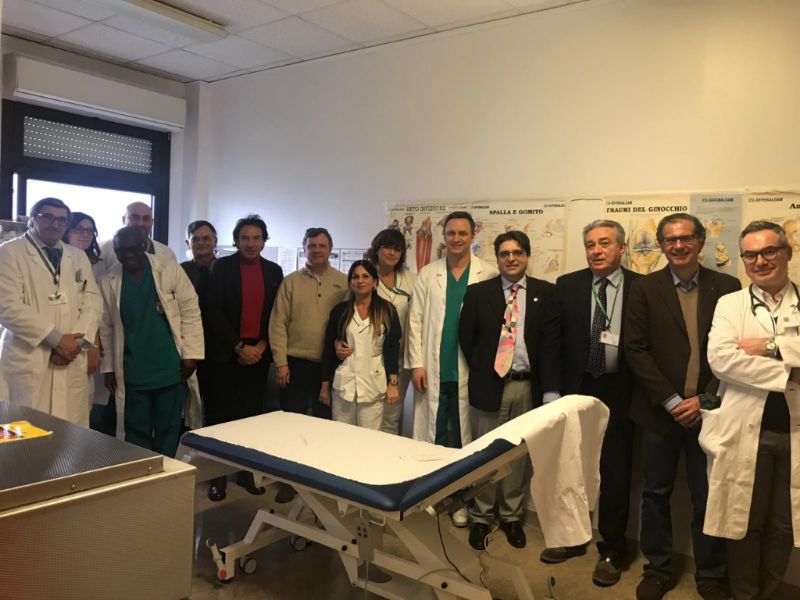 Pronto soccorso Oglio Po: il Rotary Club dona un letto semovibile per la Sala Gessi