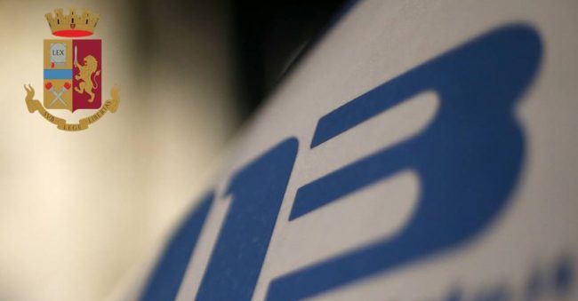 Finto ginecologo seduceva minorenni in chat: “Il mio sperma è un anticoncezionale miracoloso”