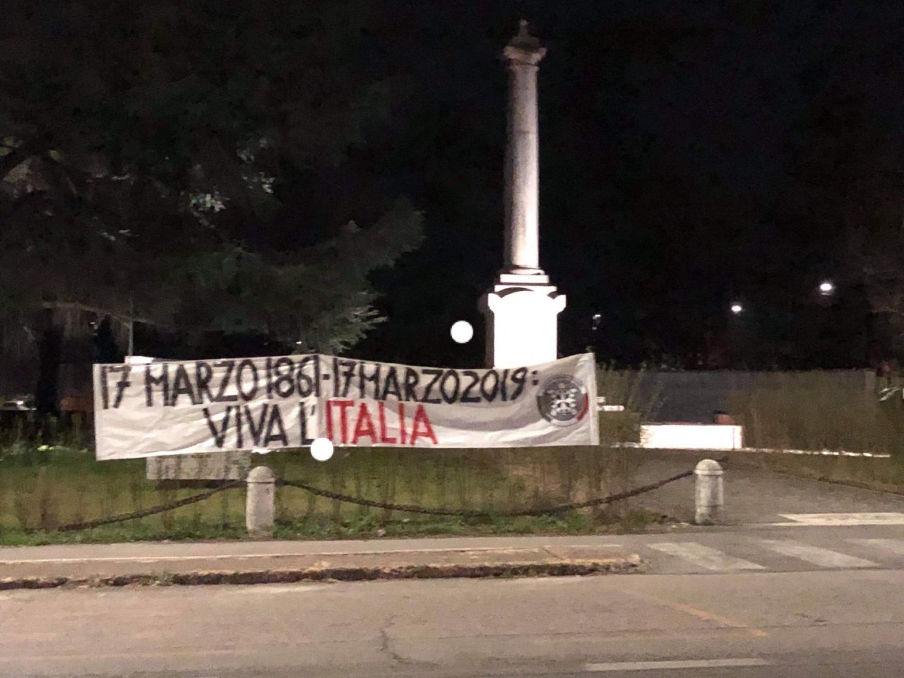 Mantova Casa Pound: striscione notturno per l’Unità d’Italia