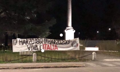 Mantova Casa Pound: striscione notturno per l'Unità d'Italia
