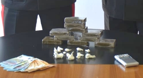 Maxi operazione antidroga: un arresto, 17 divieti di dimora FOTO