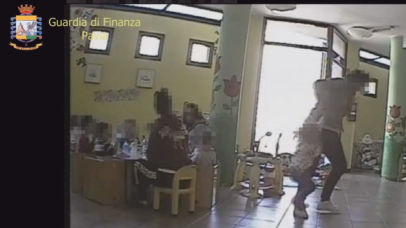 Maltrattamenti al nido: due maestre violente ai domiciliari VIDEO SHOCK