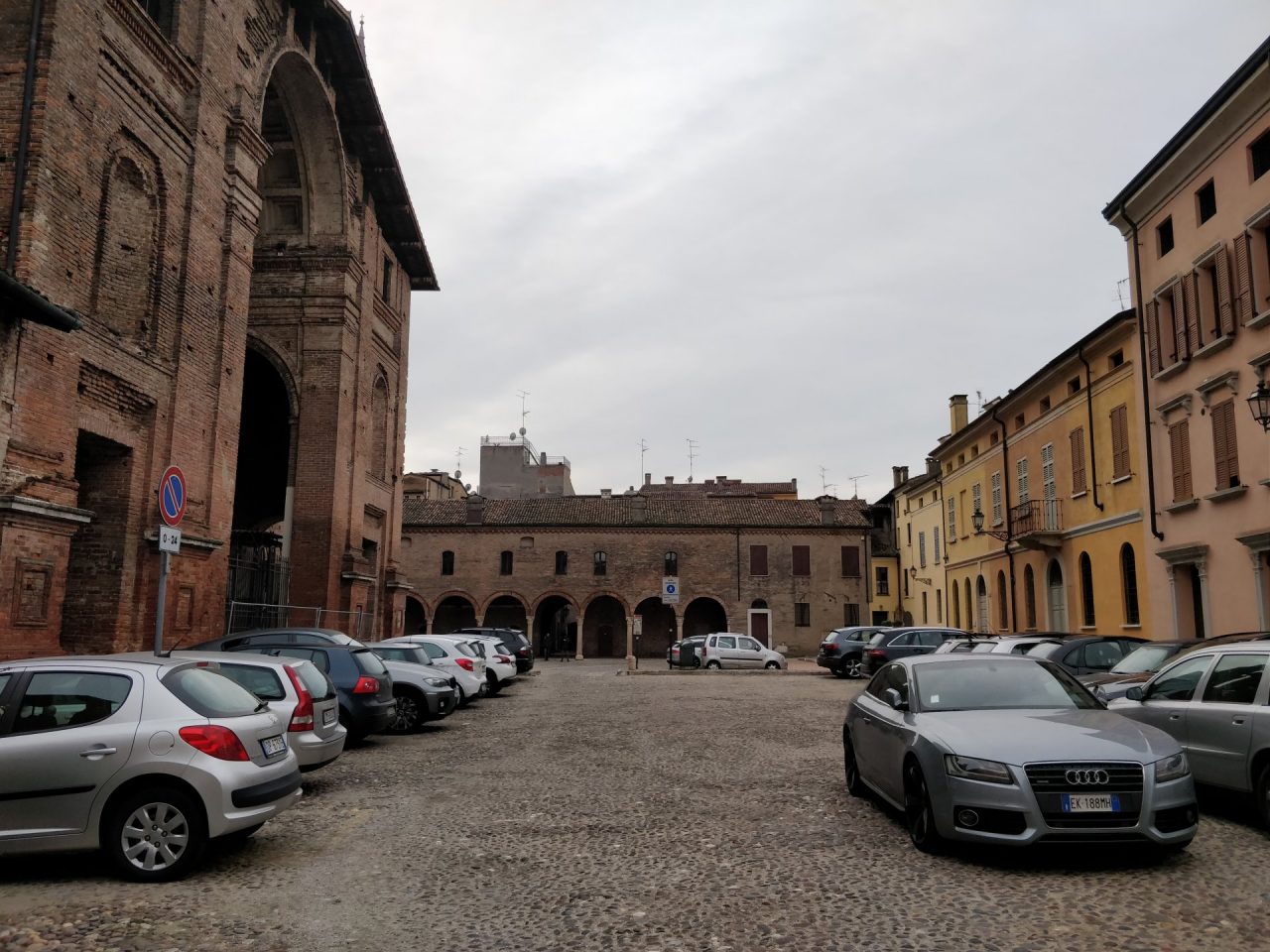 Mantova tesori piazza Alberti