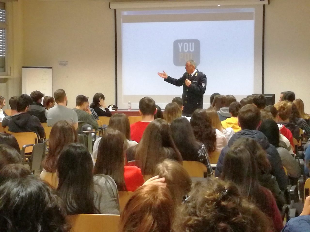 Bullismo e cyberbullismo: la polizia arriva nelle scuole