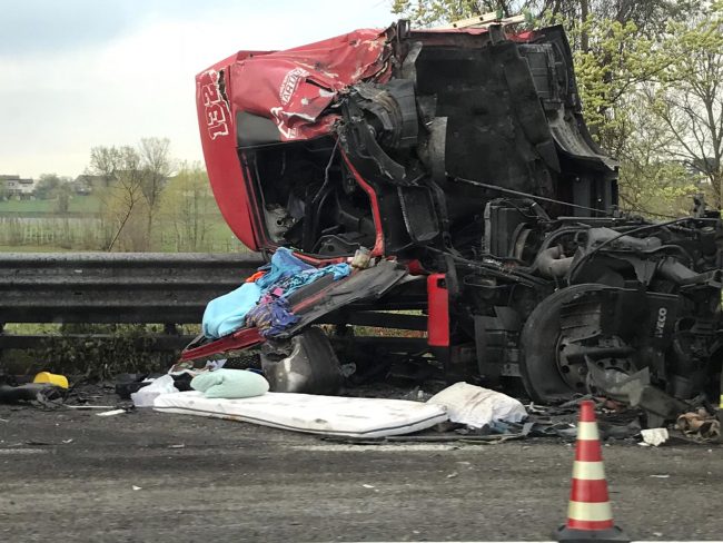 Traffico in A4, 14 chilometri di coda per un grave incidente FOTO
