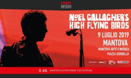 Noel Gallagher e Ben Harper in piazza Sordello a luglio 2019