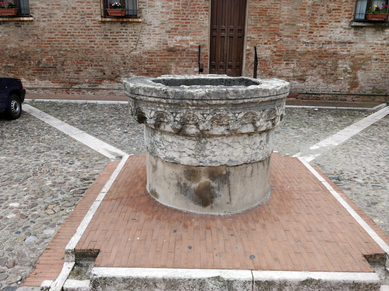 Mantova tesori piazza Alberti