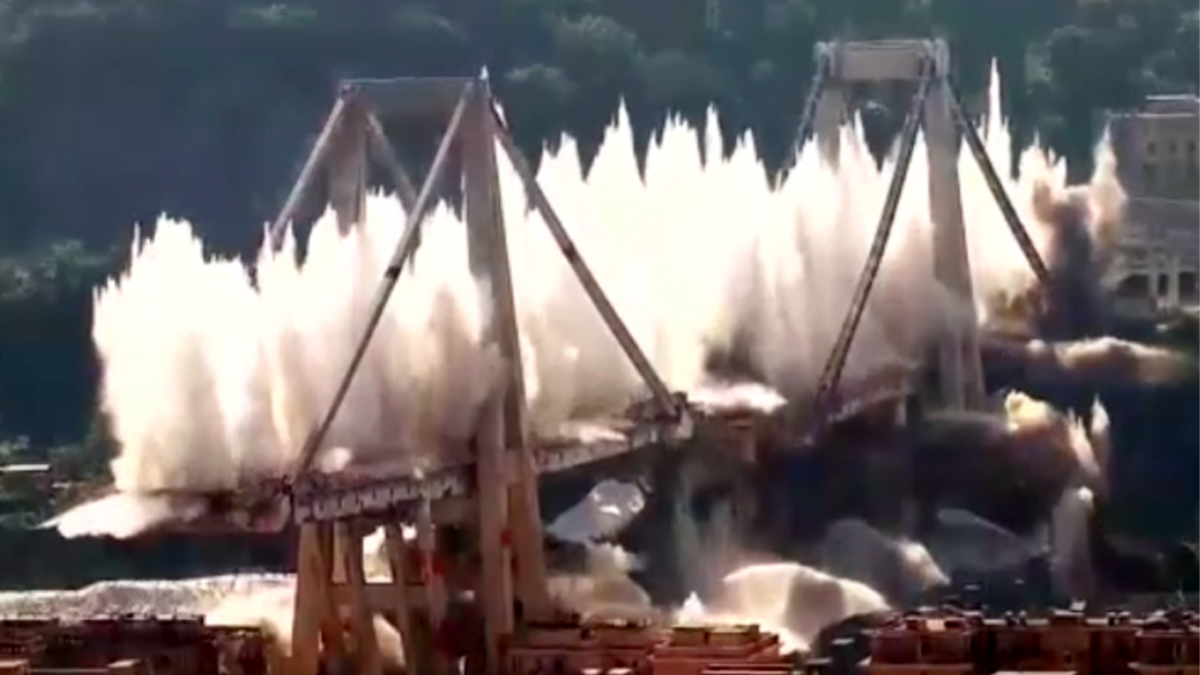 Ponte Morandi: oggi la demolizione, 3400 evacuati e autostrada chiusa VIDEO