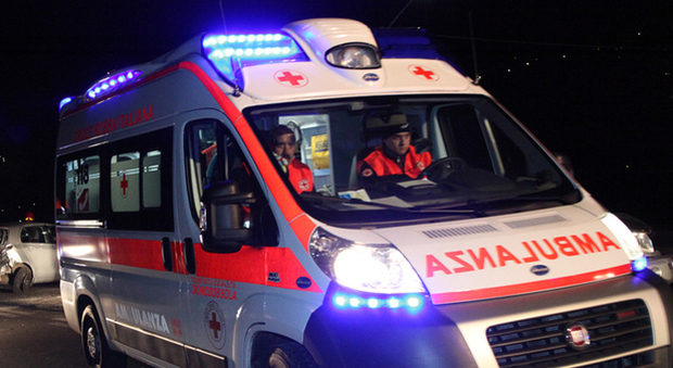 Si sente male al lavoro, in ospedale 27enne SIRENE DI NOTTE