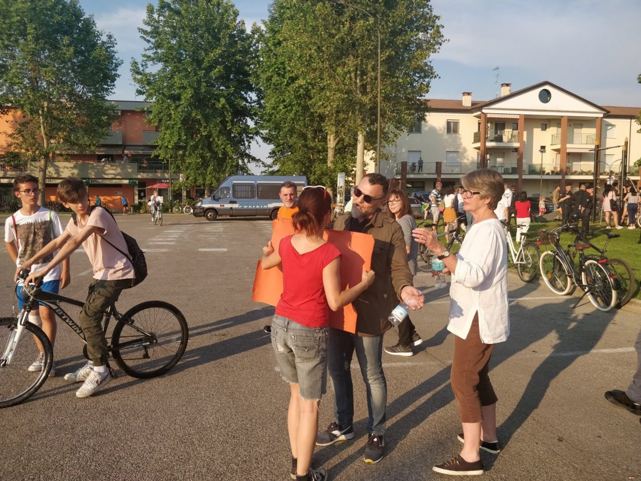 Salvini a Porto Mantovano: tanta polizia e striscioni strappati FOTO