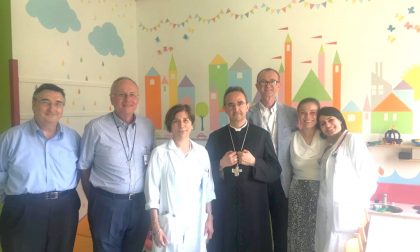 Il vescovo Busca in visita all'ospedale di Pieve di Coriano
