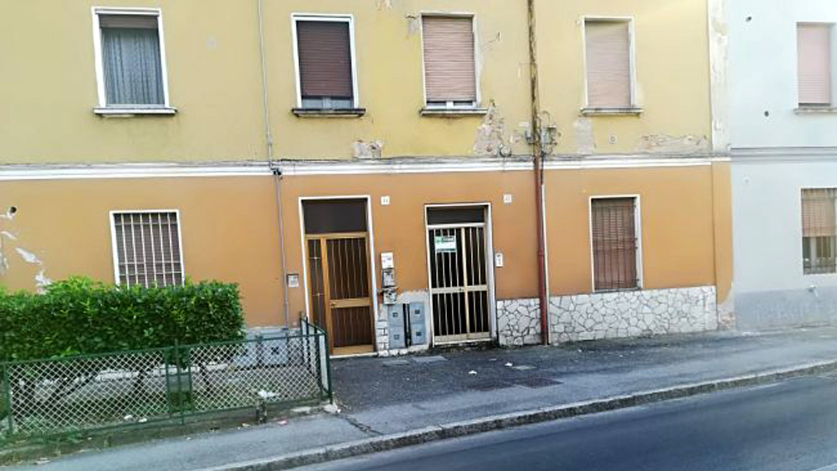 Scoperta nel Bresciano una “casa chiusa”… accanto alla chiesa