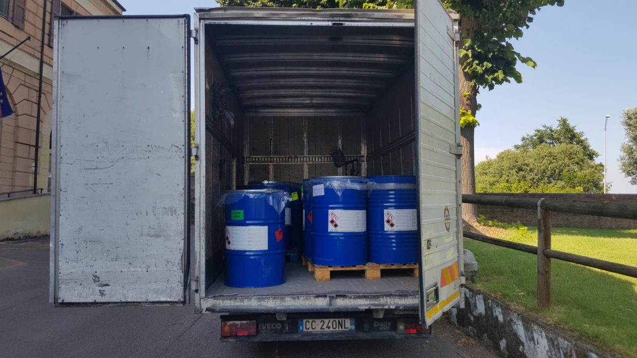 Trasporta merci pericolose: multa di 2.500 euro a camionista