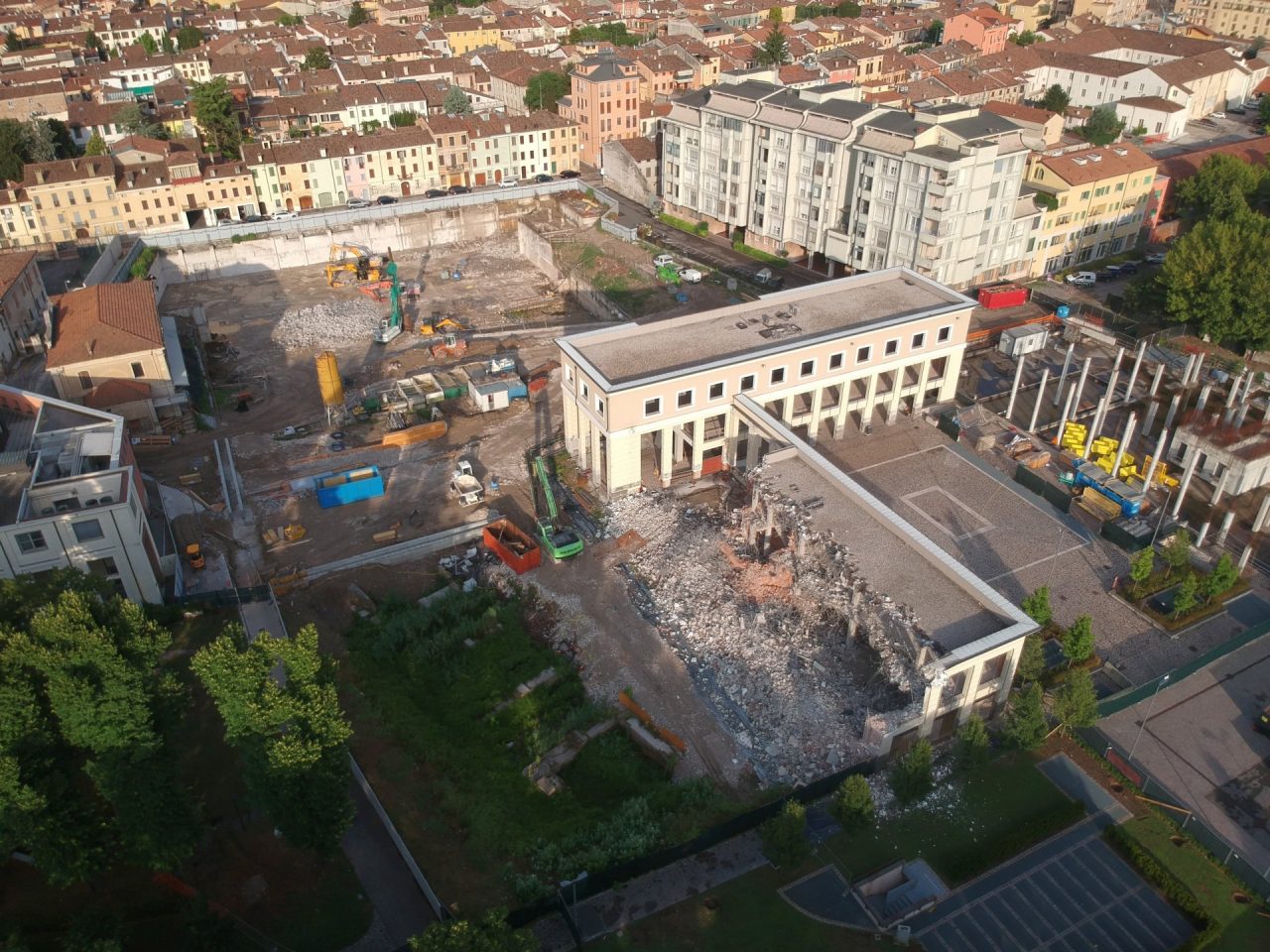 I lavori nella zona Mondadori, vicino al Mamu