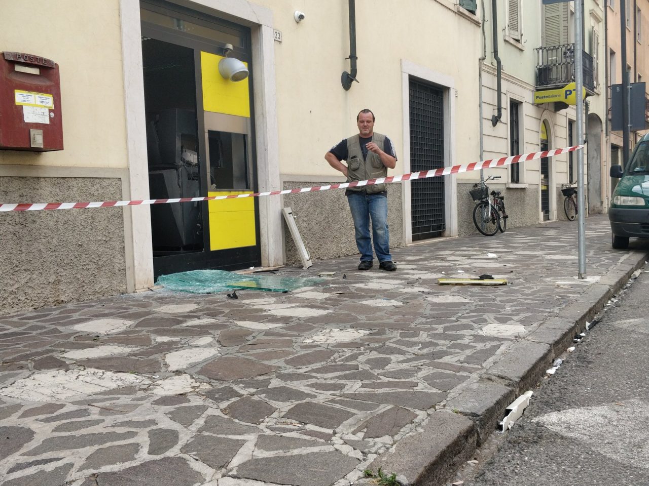 La gang fa esplodere il Postamat: notte di paura a Roverbella VIDEO