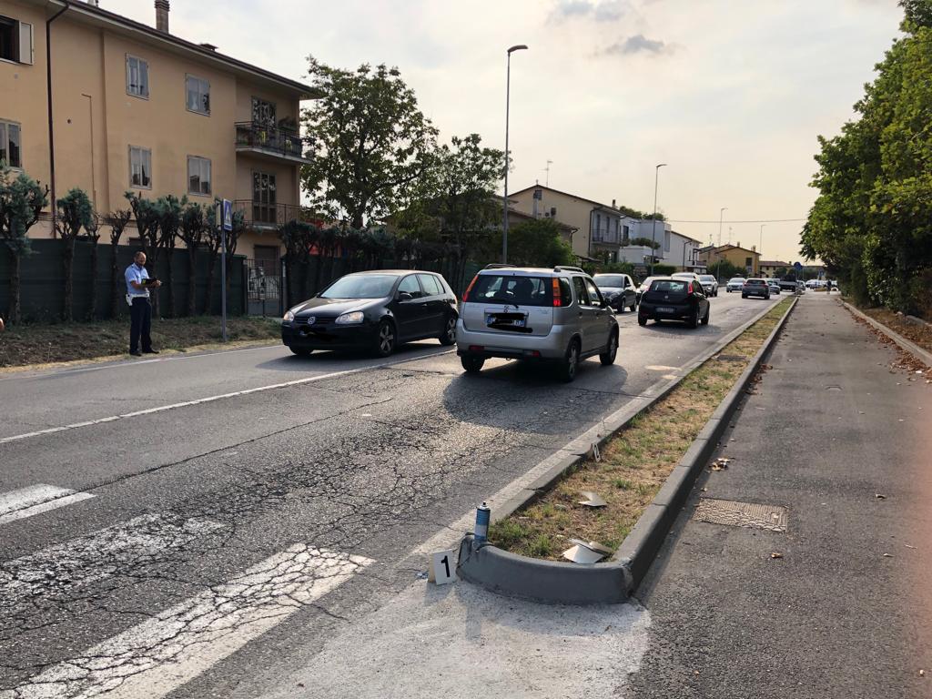 Violento schianto in moto: grave un motociclista 57enne